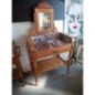 COIFFEUSE ANCIENNE DESSUS MARBRE
