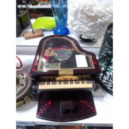 BOITE A MUSIQUE PIANO