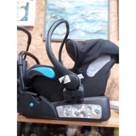 LOT BEBE CONFORT STREETY FIX NACELLE + COSY