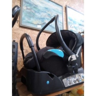 LOT BEBE CONFORT STREETY FIX NACELLE + COSY