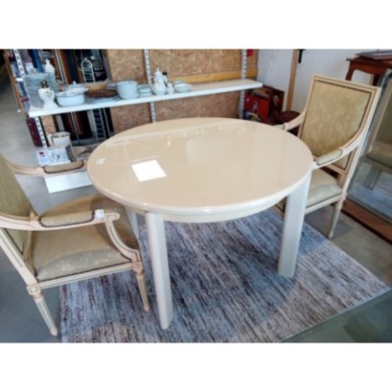 TABLE BEIGE AVEC RALONGE