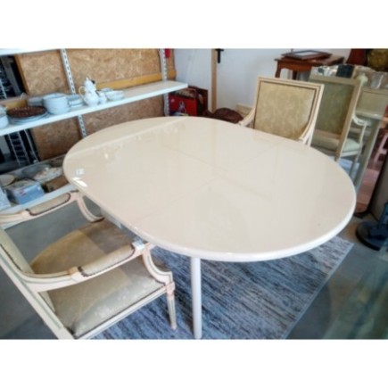 TABLE BEIGE AVEC RALONGE