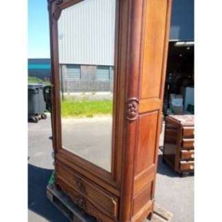 ARMOIRE A PORTE ITALIENNE EN NOYER