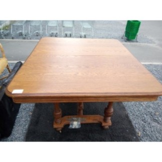 TABLE EN BOIS STYLE HENRI II