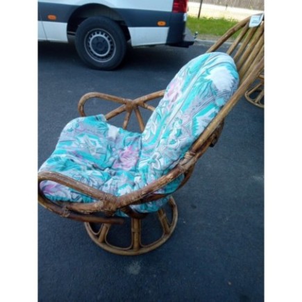 FAUTEUIL EN ROTIN AVEC APPUI-TETE