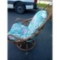 FAUTEUIL EN ROTIN AVEC APPUI-TETE