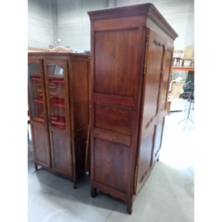 ARMOIRE EN MERISIER STYLE LOUIS XV