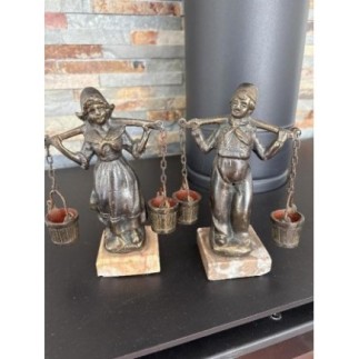 LOT 2 STATUETTES 