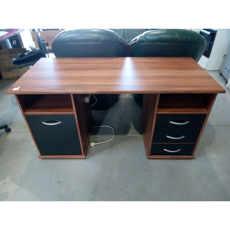 BUREAU  147*66.5*76 1 PORTE + 3 TIROIRS