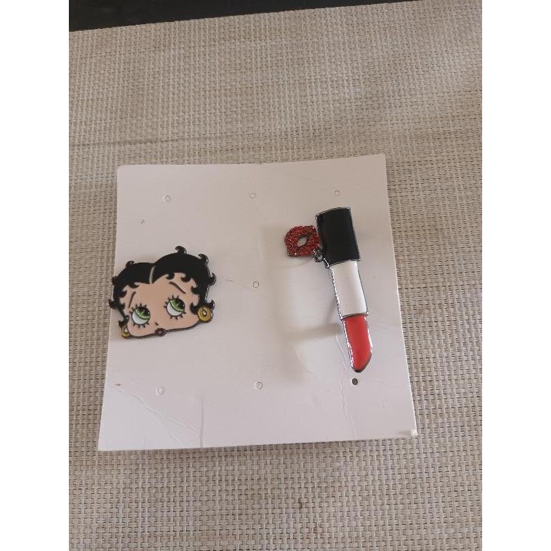 PIN'S BETTY BOOP AVEC ROUGE A LEVRE 