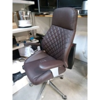 FAUTEUIL CUIR ETAT NEUF