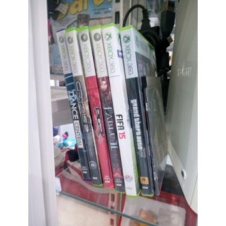 XBOX360 2 MANETTES 1 KINECT ET 7 JEUX 