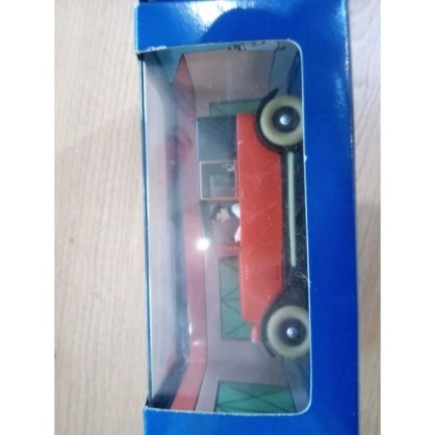 VOITURE TINTIN COLLECTION LE TAXI ROUGE DU CRABE AUX PINCES D'OR