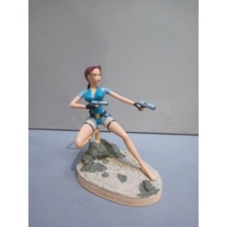FIGURINE TOMB RAIDER  ACCROUPIE