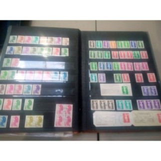 ALBUM DE TIMBRES COLLECTIONS MARIANNE ENVIRONS 250 