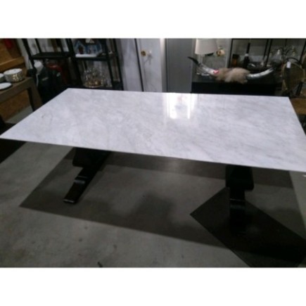 TABLE SALLE A MANGER EN MARBRE BLANC