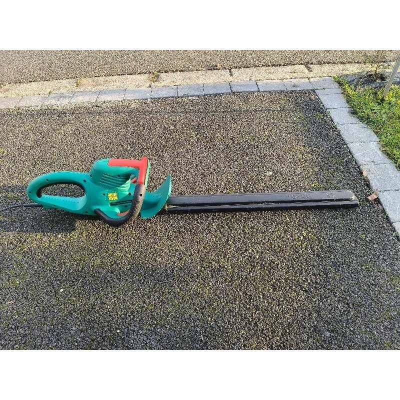 TAILLE HAIE BOSCH 600 24 ST