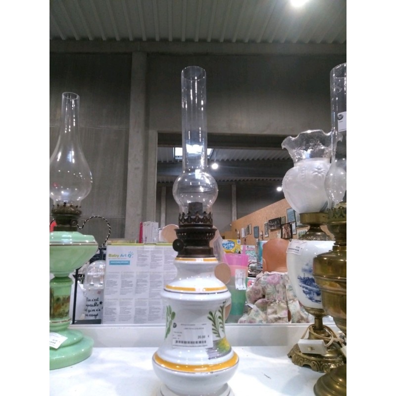 LAMPE PETROLE BLANCHE
