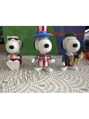 3 FIGURINES SNOOPY