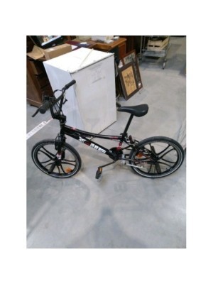 BMX NOIR MICMO XUP + 4 CALLE-PIEDS