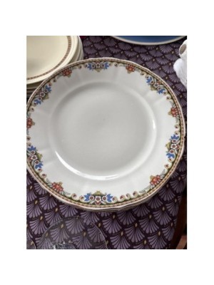 8 ASSIETTES PORCELAINE ANCIENNE 