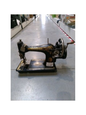 MACHINE A COUDRE