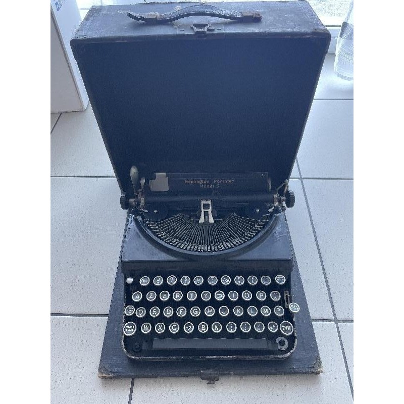 MACHINE A ECRIRE REMI GUYON MODEL 5 