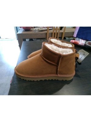 UGG TAILLE 39