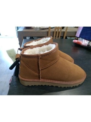 UGG TAILLE 39