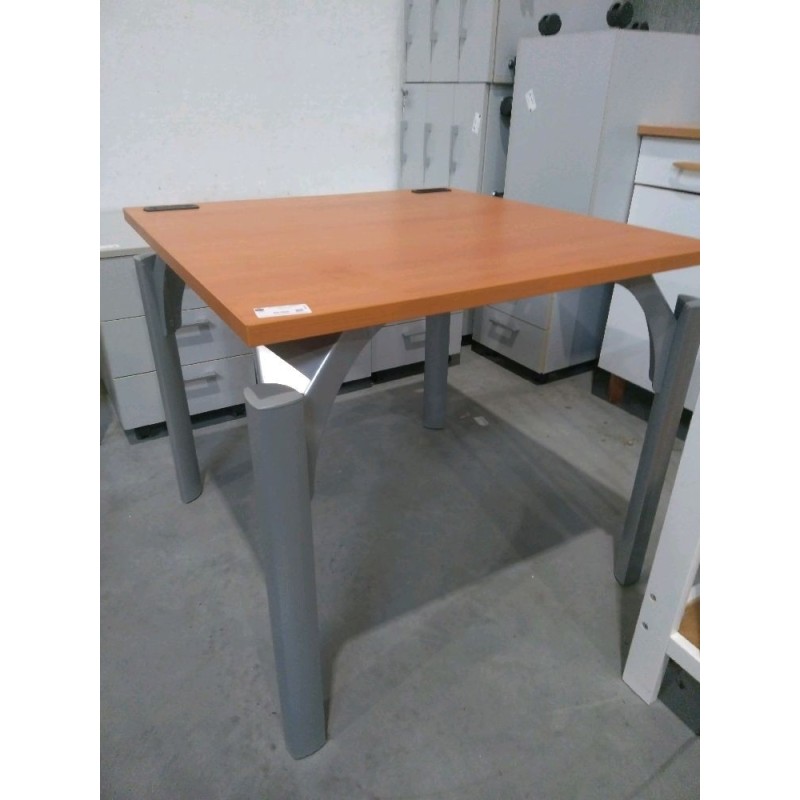 TABLE CARREE 